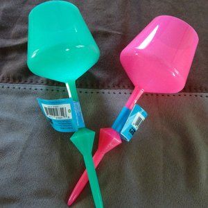 2 floating wine glasses